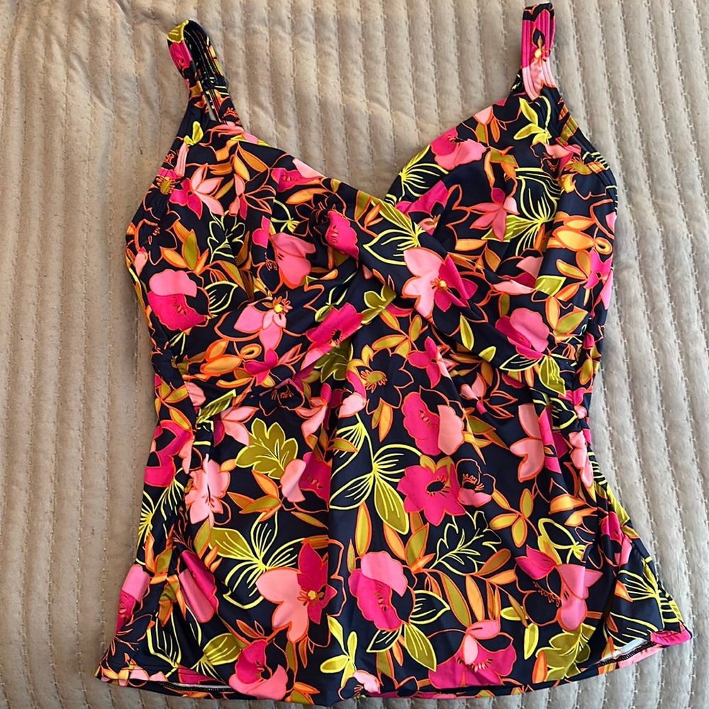 Floral Tankini Top in EUC - worn once